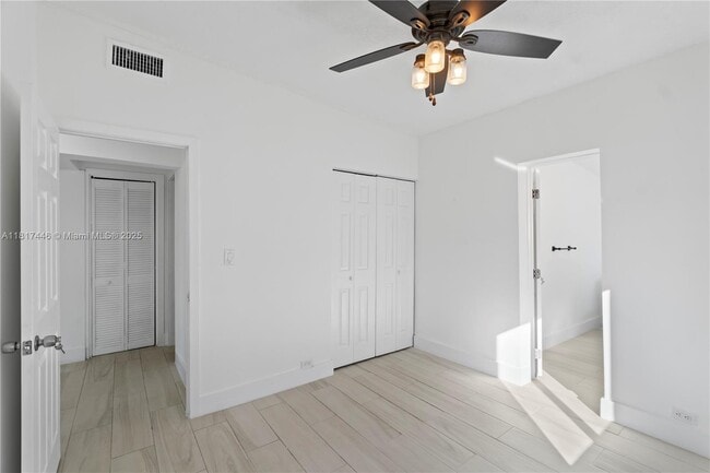 Building Photo - 641 E 44th St