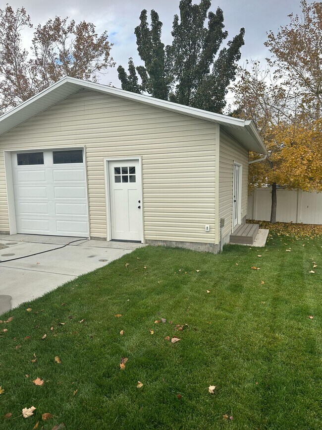 Building Photo - 5778 Ballerina Way