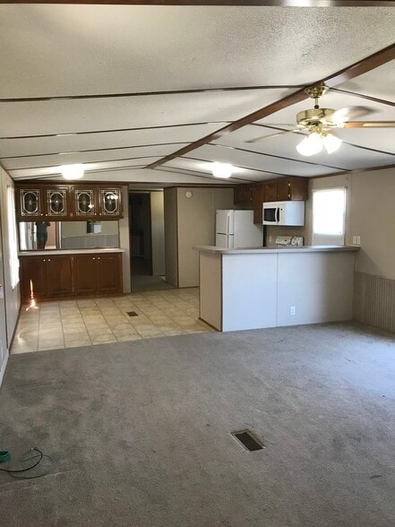 Building Photo - 133 James Way