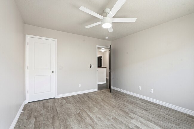 Building Photo - 1843 W 775 N
