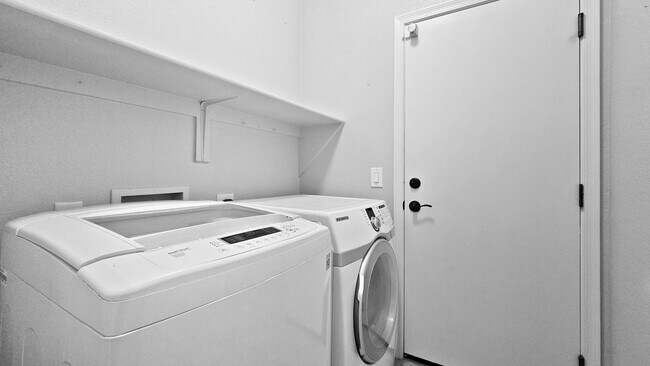 Building Photo - Clean and Cozy home in desirable Palm Valley!