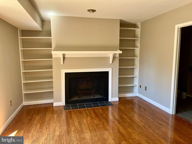 Building Photo - 306 Worthington Dr