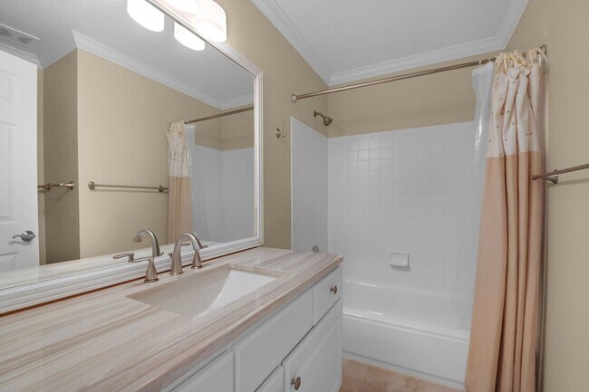 Building Photo - 2420 Regal View Ct