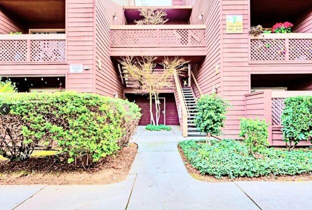 Building Photo - 1205 Yarwood Ct