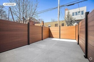 Building Photo - 405 Linden St