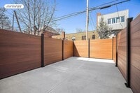 Building Photo - 405 Linden St