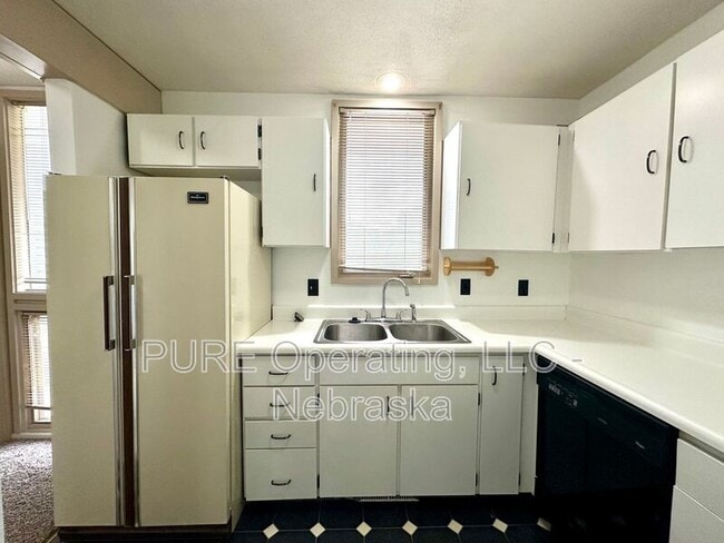 Building Photo - 1631 N 109th Plaza