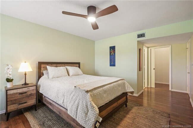 Building Photo - 4215 Gator Trace Ave