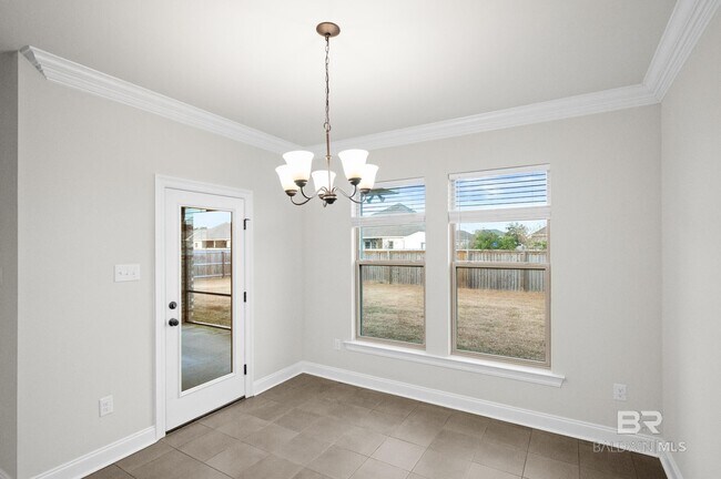 Building Photo - 421 Silage Dr