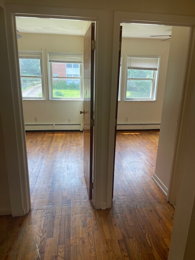 Bedroom 2&3 - 2660 Vera Ave