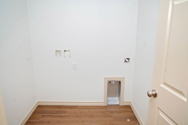 Building Photo - 1336 Bajada St