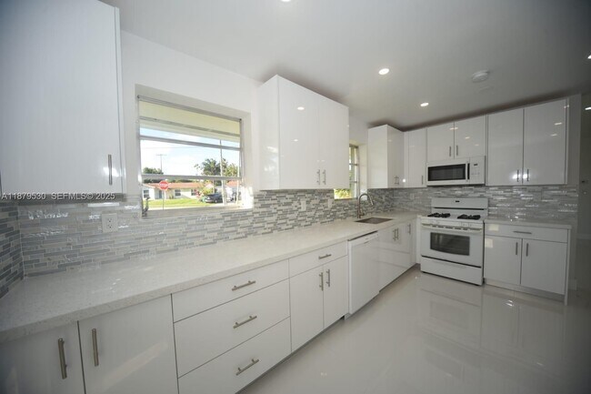 Building Photo - 18601 SW 97th Ct