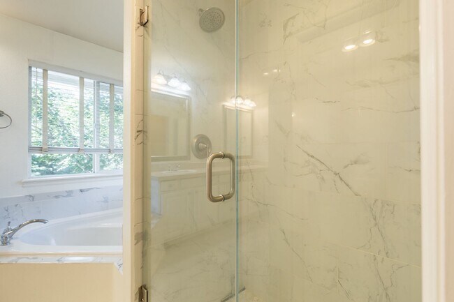 Building Photo - 3 Bed 2.5 Bath In The Heart Of Eagle