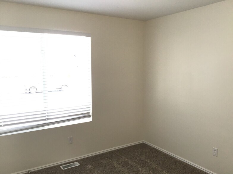 Building Photo - 1721 N 2340 W