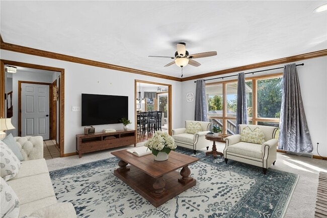 Building Photo - 15 High Point Cir