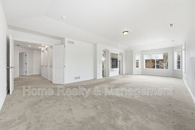 Building Photo - 14325 N Santa Fe St