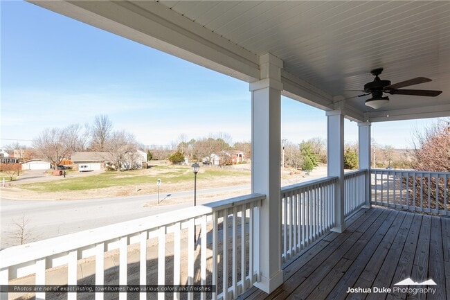 Building Photo - 1636 N Golf Club Dr