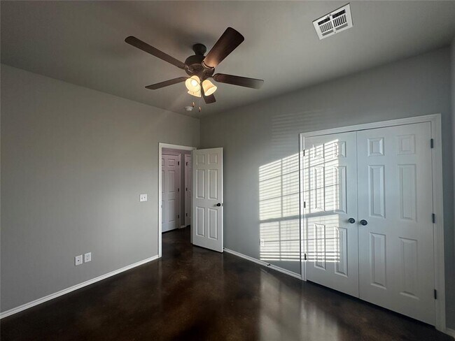 Building Photo - 7525 NONE REDBUD St