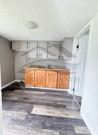 Building Photo - 21 Lamberton Ave