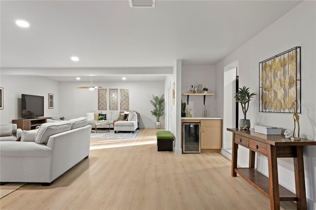 Building Photo - 4504 W Lamb Ave