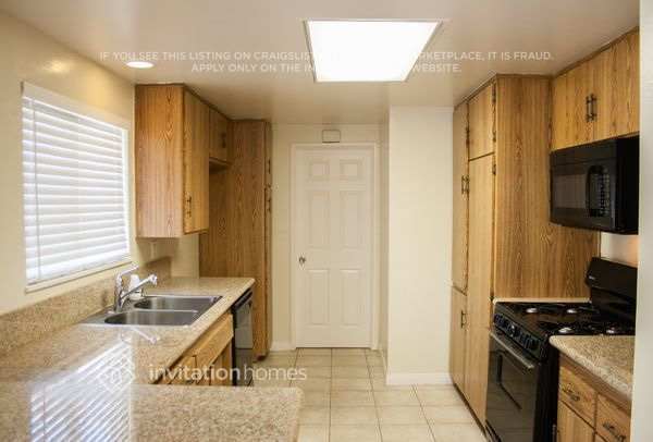 Building Photo - 5221 Dresden Pl