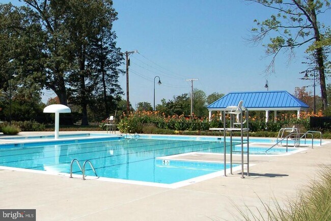 Building Photo - 2503 Amber Orchard Ct W