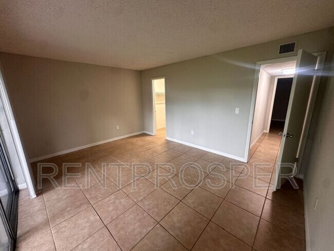 Building Photo - 4221 S Semoran Blvd
