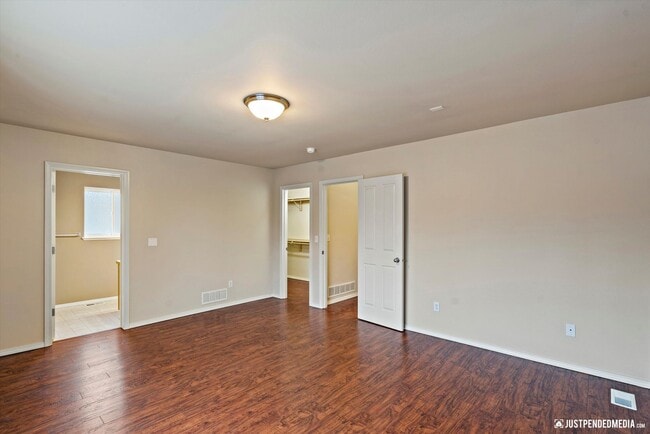 Building Photo - Seclusion Cove