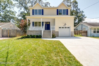 Building Photo - 611 Drew Ave