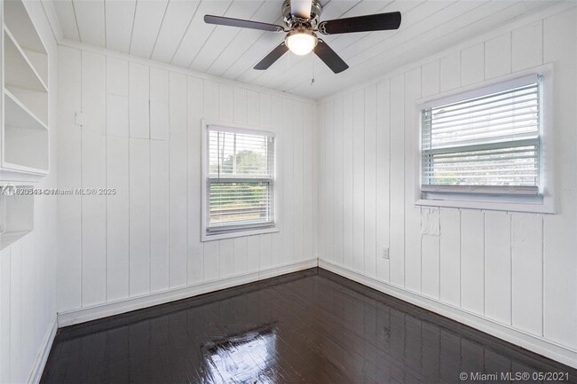 Building Photo - 440 NW 93rd St