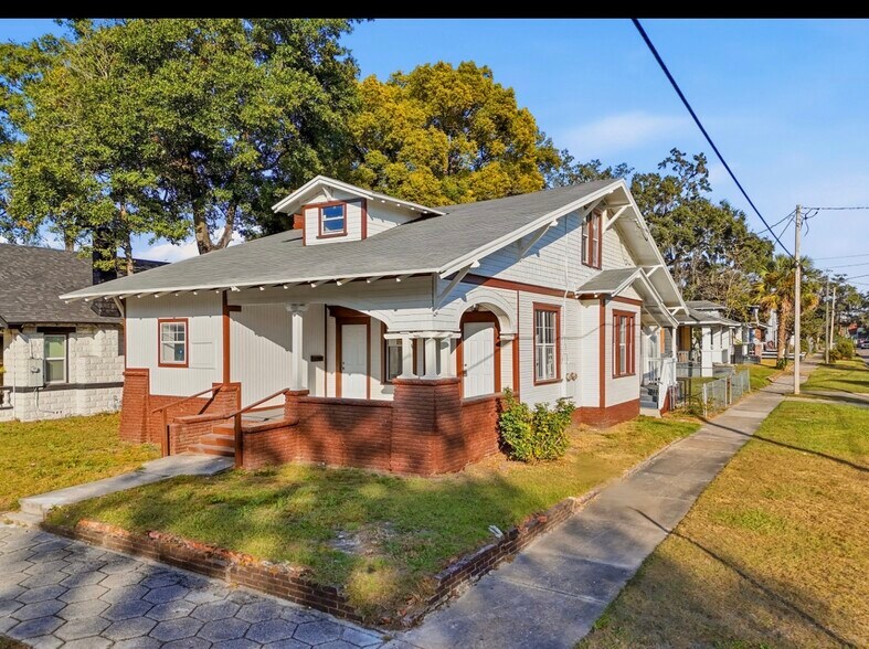 Building Photo - 2803 N Market St