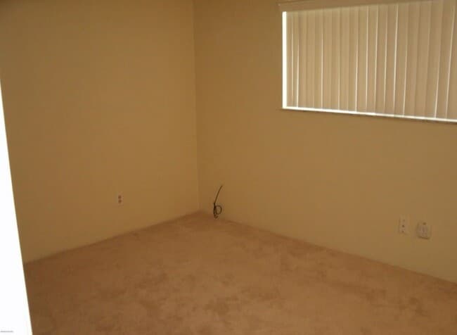 Building Photo - 55 Vining Ct