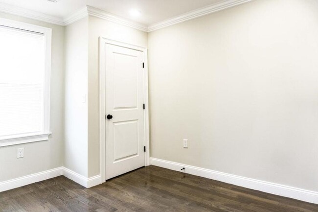 Building Photo - 3.0 bedroom in Somerville Massachusetts 02143