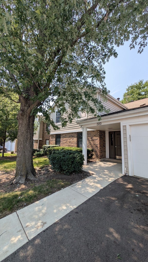 Primary Photo - 300 Pembridge Ln