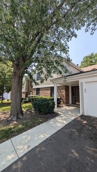 Building Photo - 300 Pembridge Ln