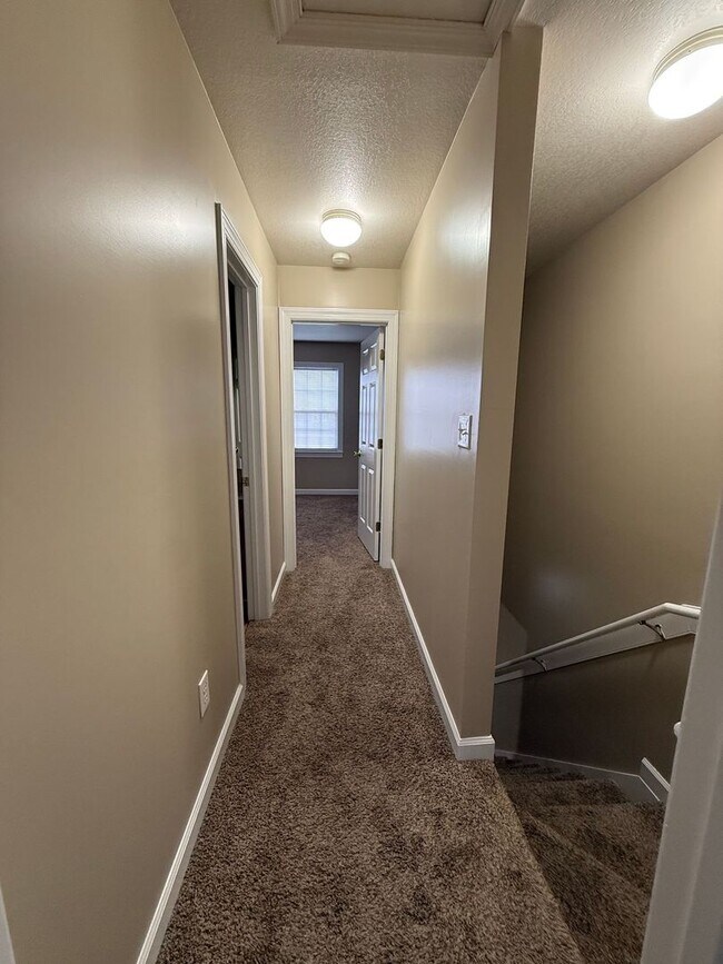 Building Photo - 110 Ashwood Dr