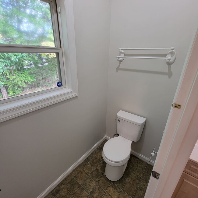Building Photo - 3 Bedroom, 2 Bathroom Rental With Garage