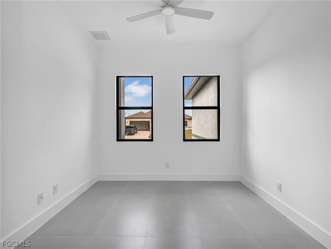 Building Photo - 6192 Kambach St