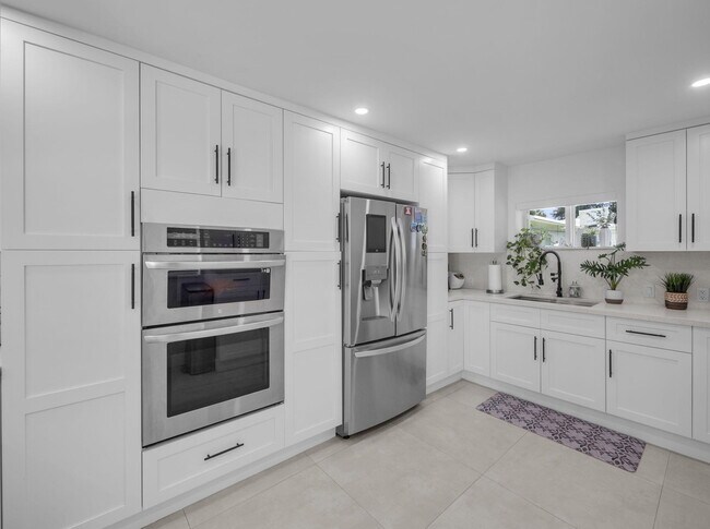 Building Photo - 520 NE 135th St