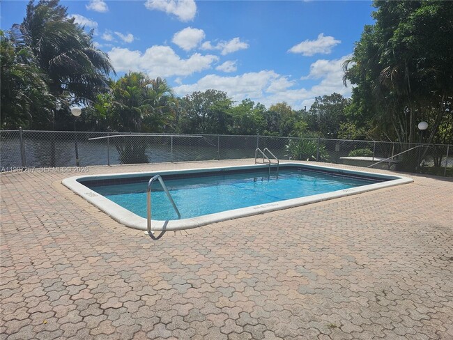 Building Photo - 3301 Spanish Moss Terrace