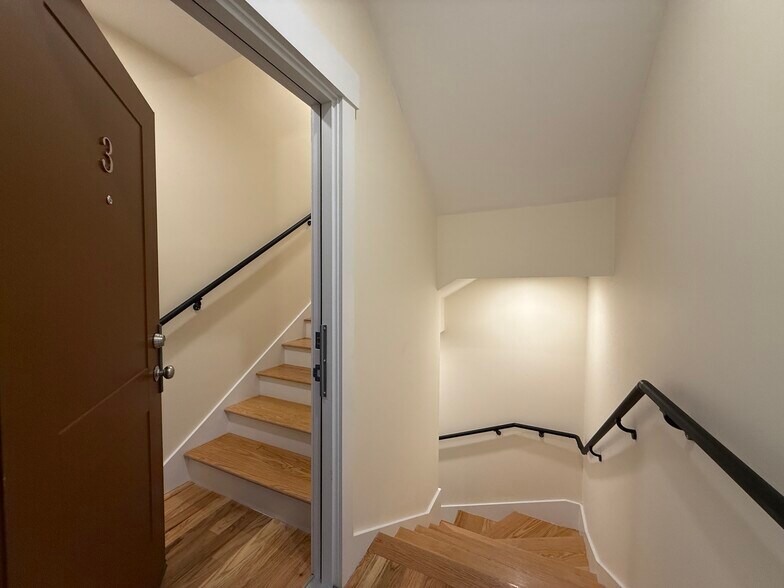 Building Photo - 14 Dorr St