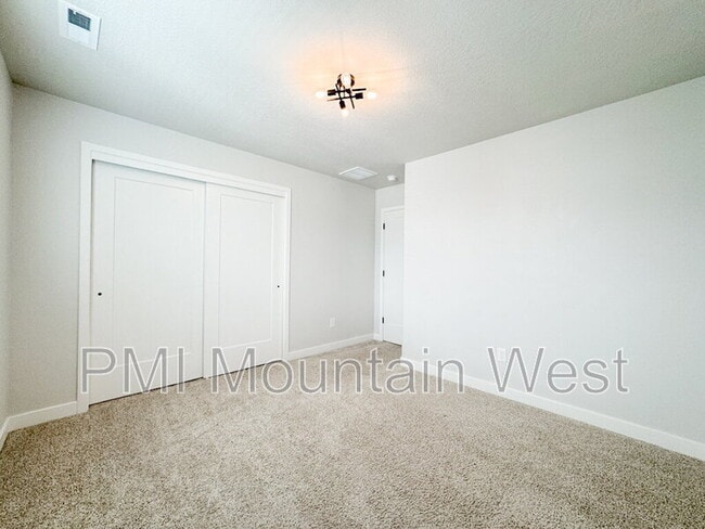 Building Photo - 3855 S 3025 W
