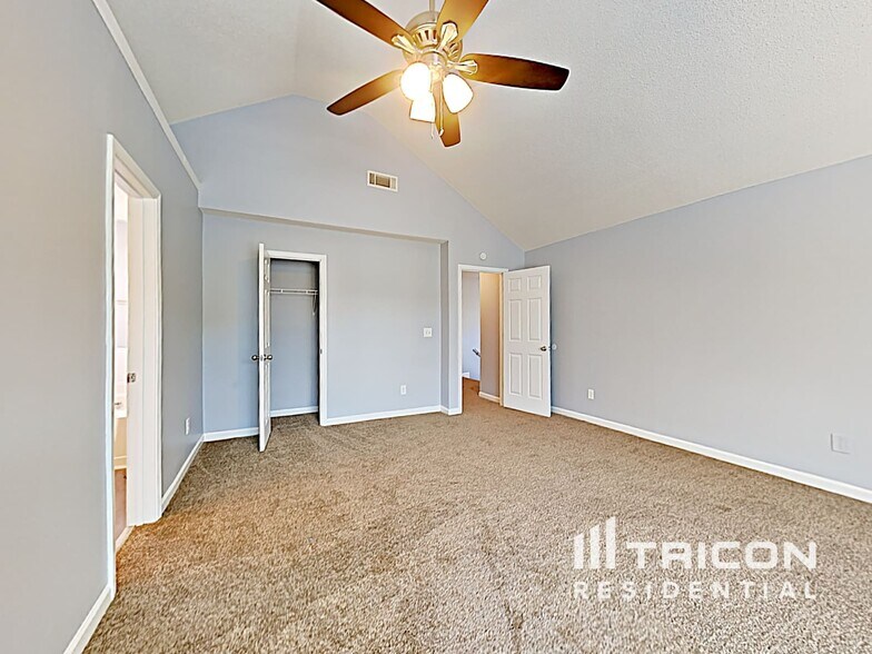 Building Photo - 4006 Shaded Oasis Ln