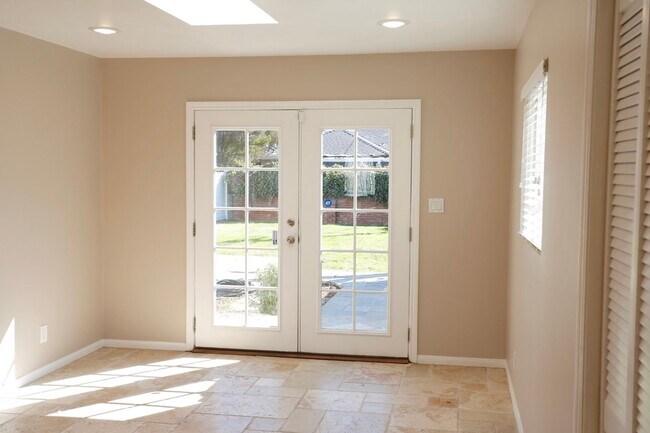 Building Photo - Beautiful North Hollywood 3 Bedroom, 2 Bath Single Family Home  *** Non-Smoking***