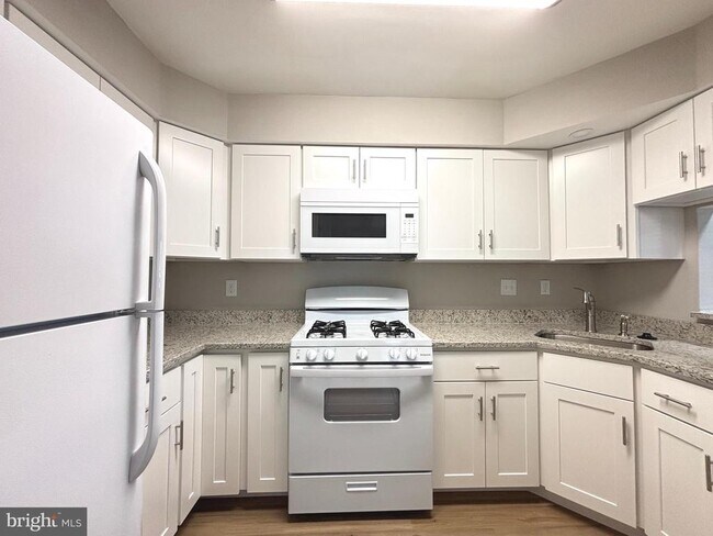 Building Photo - 14421 Gringsby Ct