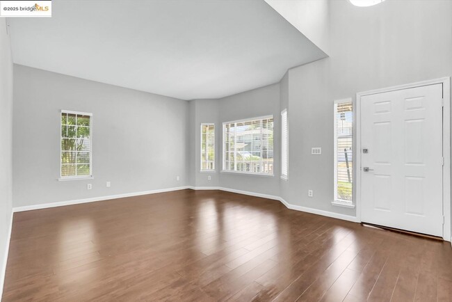 Building Photo - 9438 Tuscany Cir