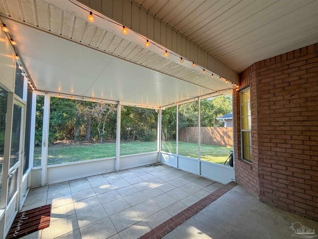 Building Photo - 4913 Vizcaya Dr