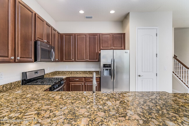 Building Photo - 3325 Sedge Dr