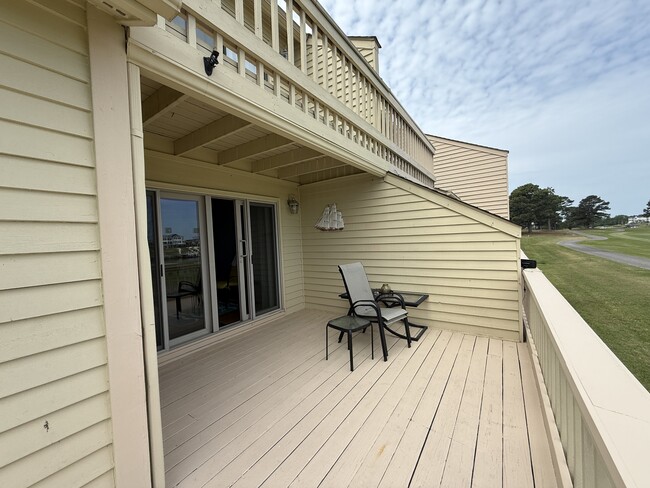 Building Photo - 4016 Fairway Lakes Dr