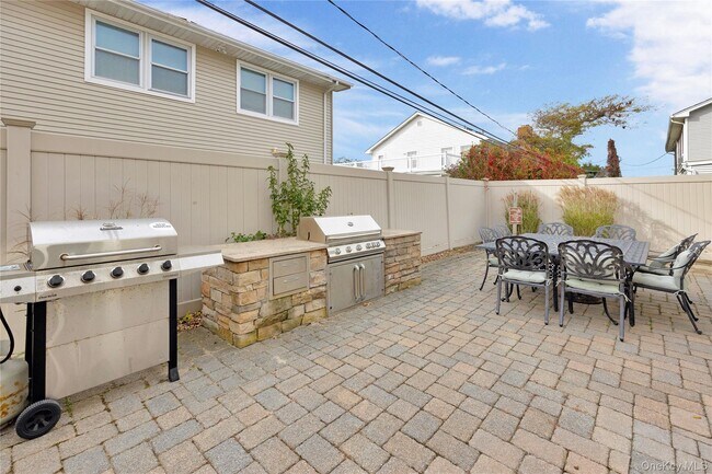 Building Photo - 36 Prescott St